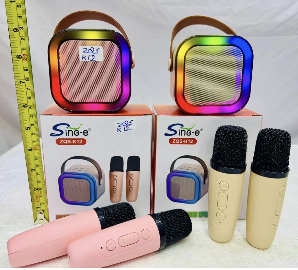 اسپیکر قابل حمل SinGe مدل ZQS-K12 با یک میکروفون بی‌سیم